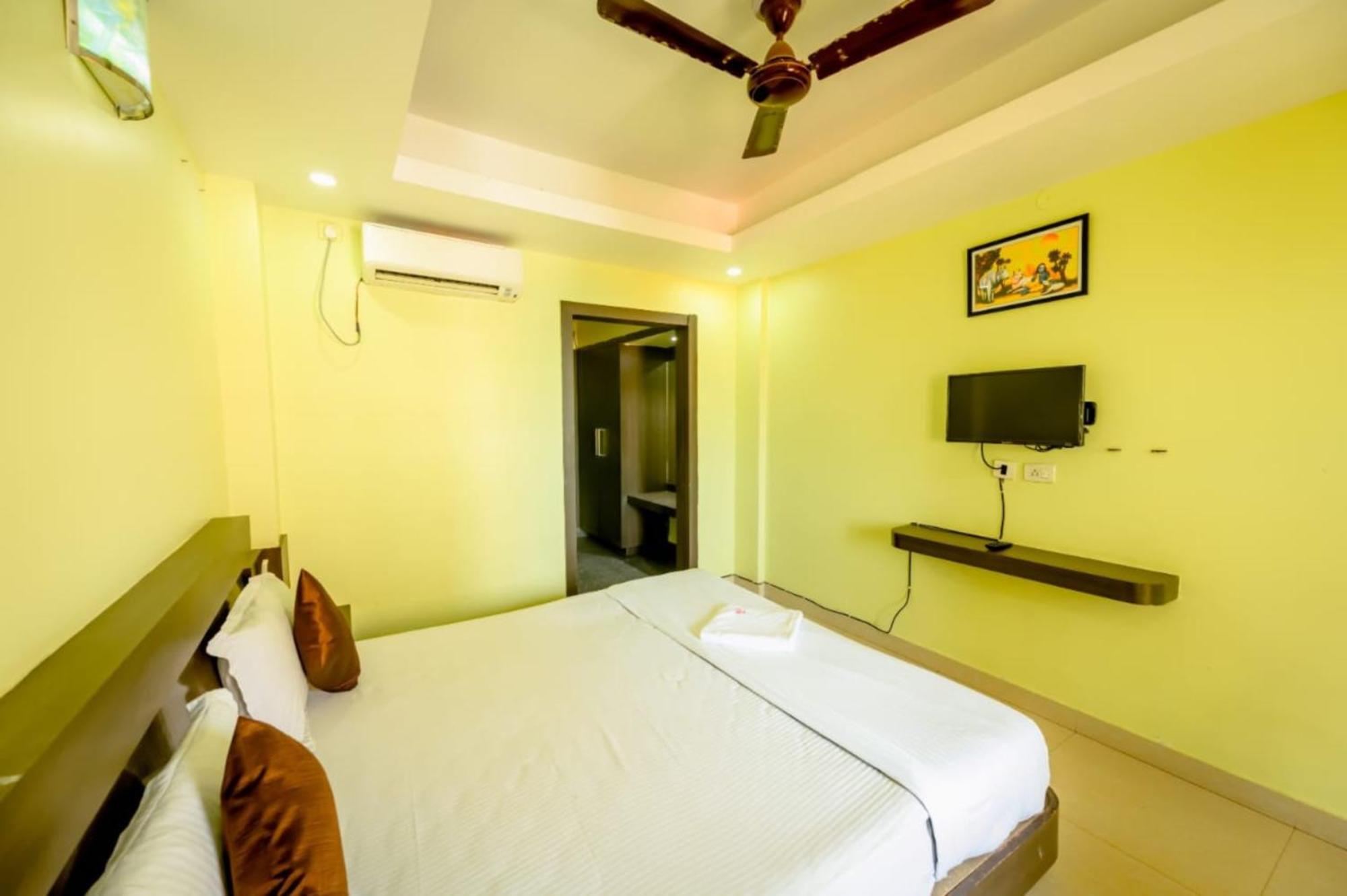 Deep Ganga Inn Near Sea Beach By Morservices Puri Exterior photo