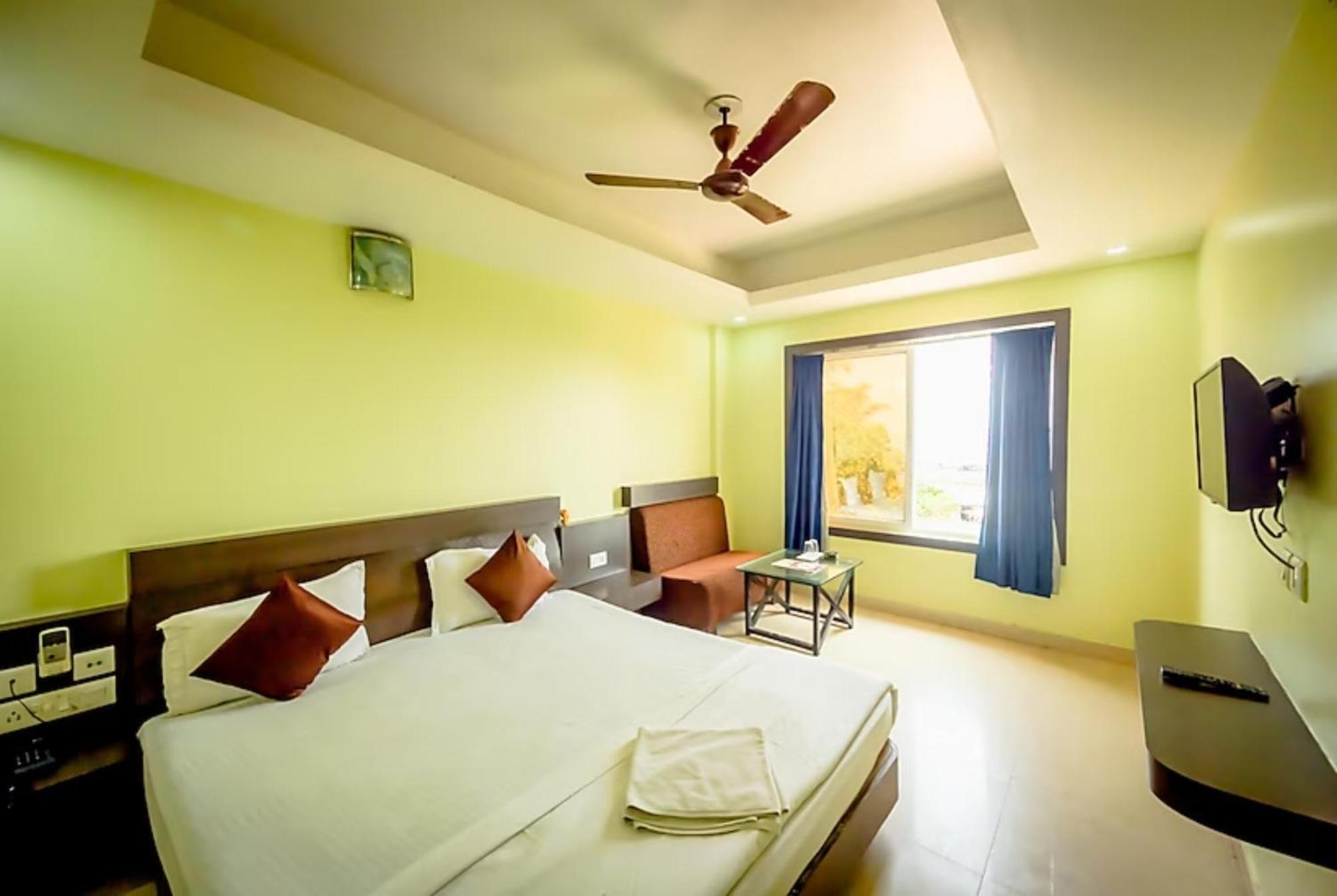 Deep Ganga Inn Near Sea Beach By Morservices Puri Exterior photo