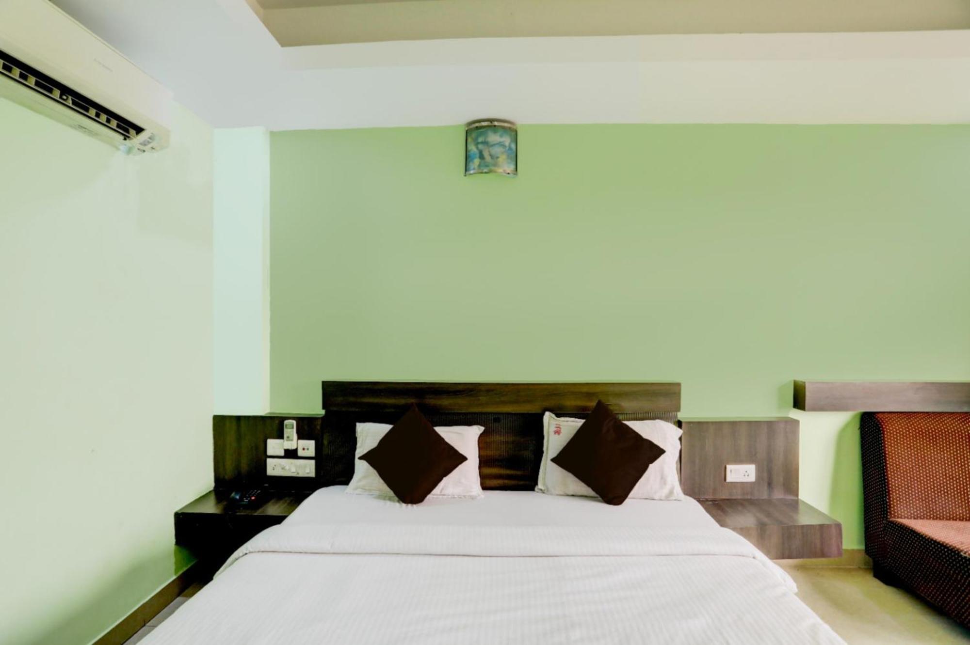 Deep Ganga Inn Near Sea Beach By Morservices Puri Exterior photo